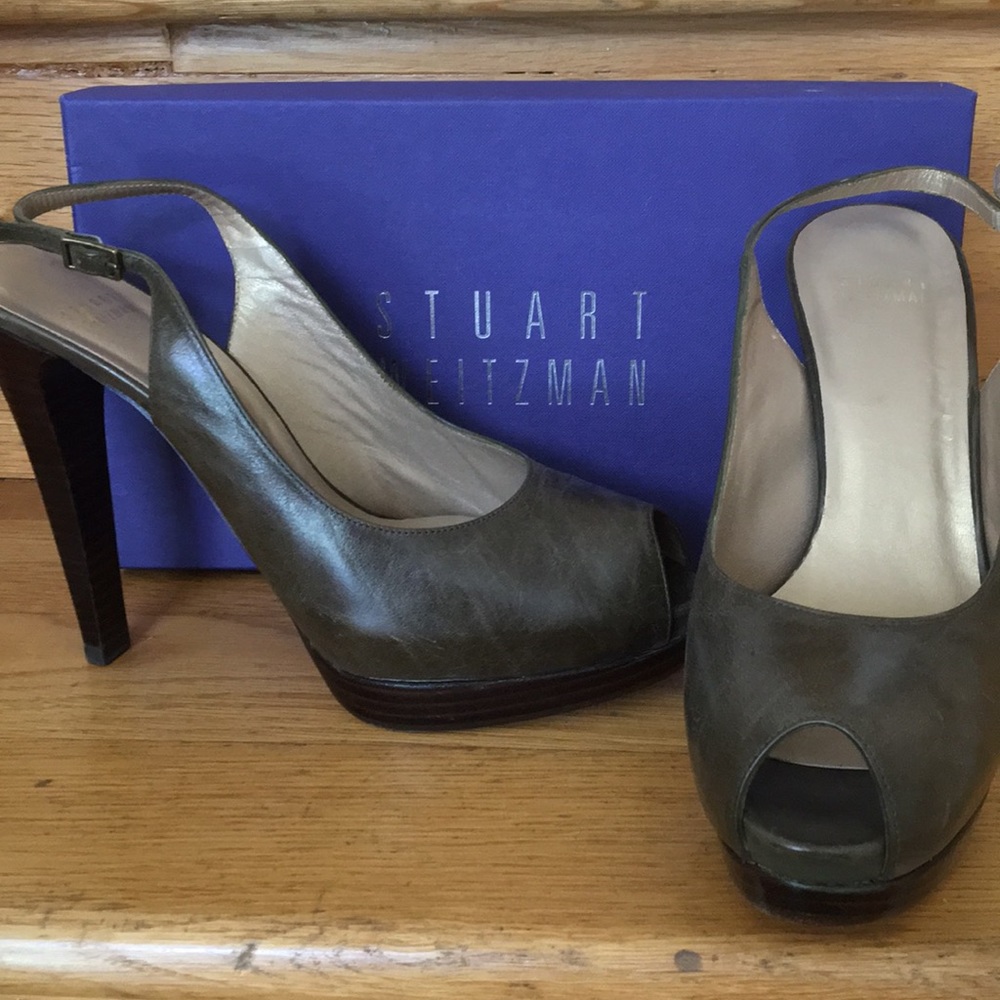 Stuart Weitzman Olive Slingback PeepToe Heels